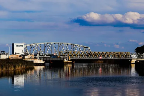 Renfrew Bridge closed for months after Storm Boelo damage