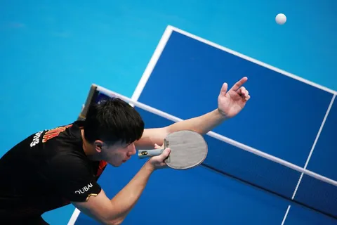 Stół do tenisa stołowego podczas meczu