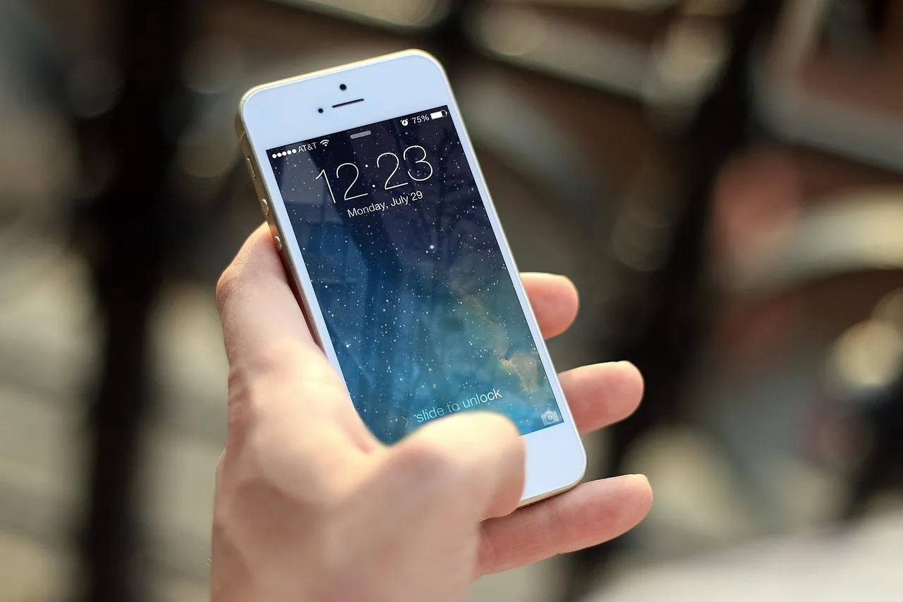 Phone screen with mobile app icons