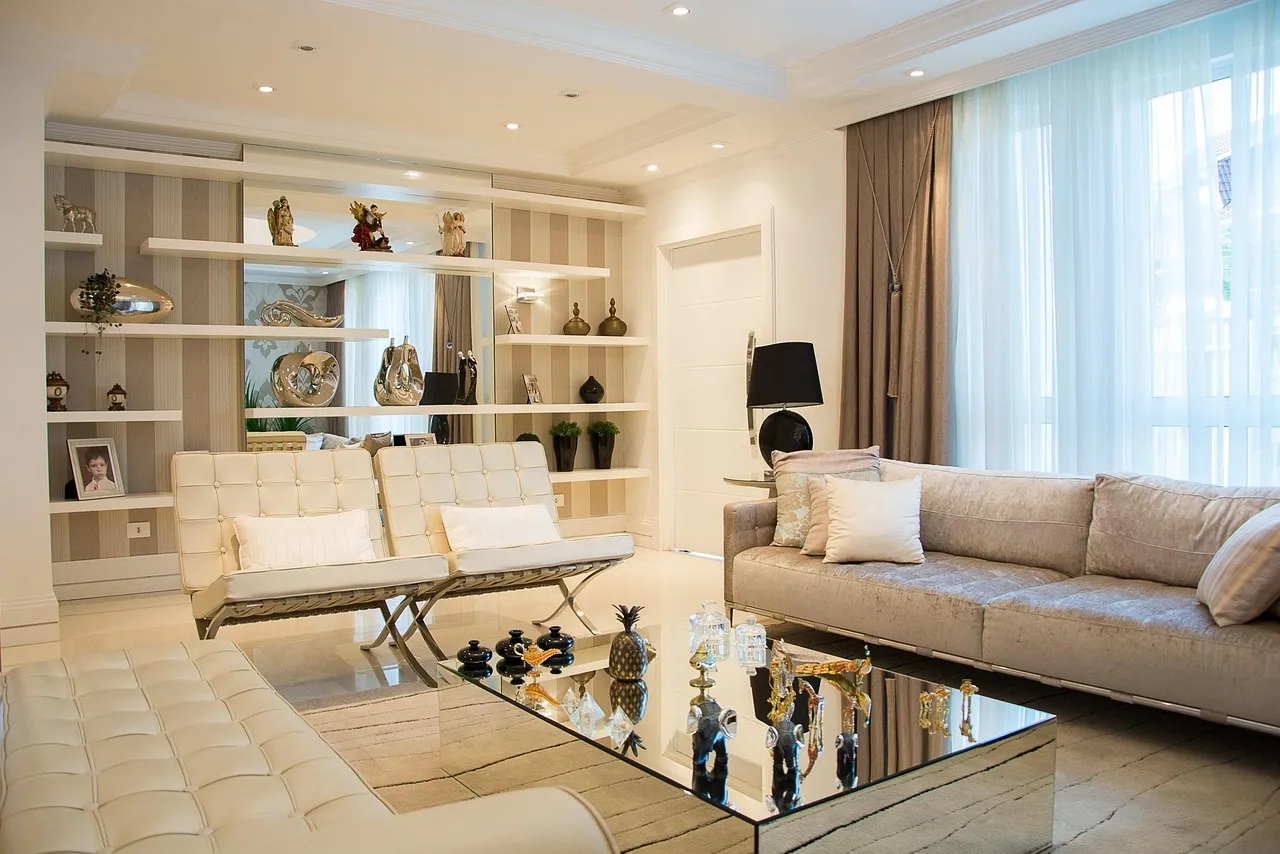 Elegancko urządzony salon w luksusowym apartamencie