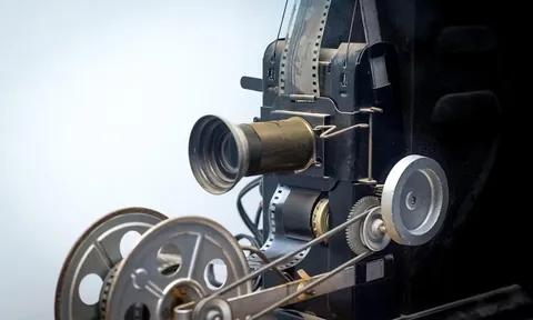 Projektor filmowy w starym kinie